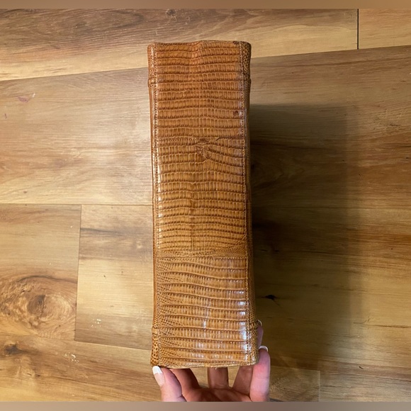 Vintage Alligator Embossed Leather Clutch - Picture 6 of 8